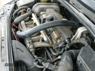 ✅ 2004 Volvo S60 • VIN: YV1RH59H542378132 • Lot: 41919433. Wystawiony na IAAI z przebiegiem 128 608 mil. Bezpłatny archiwum sprzedaży aukcyjnych z USA i szczegółowy raport historii pojazdu na DreamBid. Zdjęcie 19.