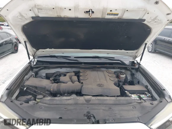 ✅ 2018 Toyota 4Runner SR5 Premium • VIN: JTEZU5JR4J5174241 • Lot: 44684460. Wystawiony na IAAI z przebiegiem 130 662 mil. Bezpłatny archiwum sprzedaży aukcyjnych z USA i szczegółowy raport historii pojazdu na DreamBid. Zdjęcie 10.