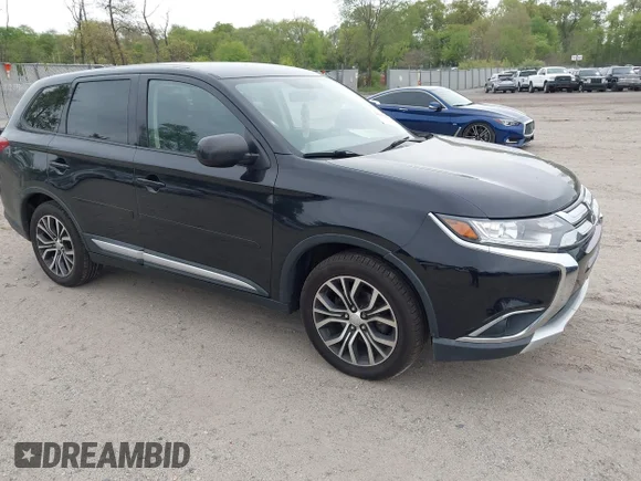 ✅ 2018 Mitsubishi Outlander ES • VIN: JA4AZ3A38JJ006283 • Лот: 44971772. Опубликован ранее на IAAI с пробегом 99 401 миль. Бесплатный доступ к архиву аукционных продаж из США и подробный отчёт об истории автомобиля на DreamBid. Изображение 1.