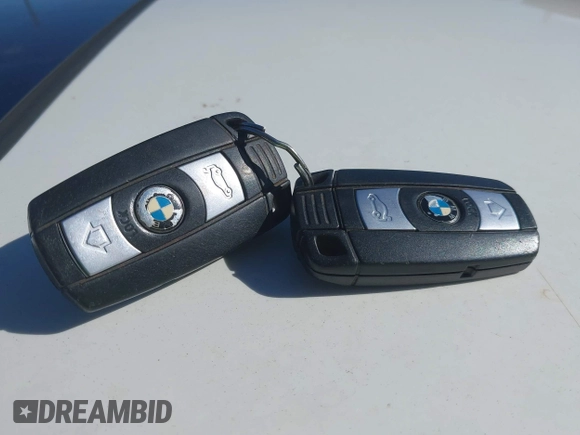 ✅ 2010 BMW 3 Series 335i • VIN: WBAWB7C51AP049475 • Lot: 44809189. Wystawiony na IAAI z przebiegiem Nie podano. Bezpłatny archiwum sprzedaży aukcyjnych z USA i szczegółowy raport historii pojazdu na DreamBid. Zdjęcie 11.