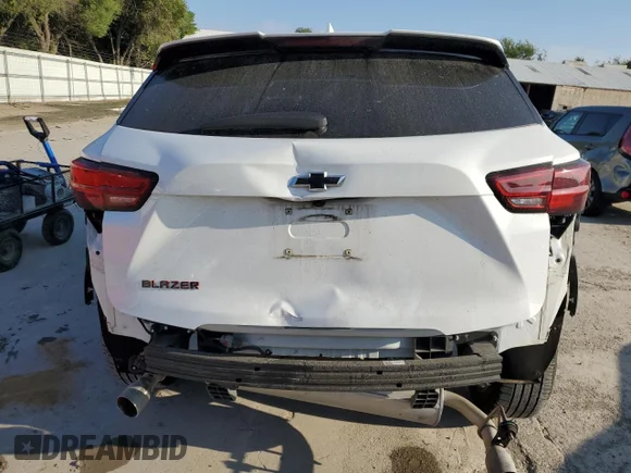 ✅ 2023 Chevrolet Blazer LT • VIN: 3GNKBDR49PS148688 • Lot: 72757414. Wystawiony na Copart z przebiegiem 18 435 mil. Bezpłatny archiwum sprzedaży aukcyjnych z USA i szczegółowy raport historii pojazdu na DreamBid. Zdjęcie 6.