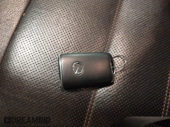 ✅ 2023 Mazda CX-5 S Carbon Edition • VIN: JM3KFBCM8P0230792 • Lot: 44320120. Wystawiony na IAAI z przebiegiem 13 713 mil. Bezpłatny archiwum sprzedaży aukcyjnych z USA i szczegółowy raport historii pojazdu na DreamBid. Zdjęcie 11.