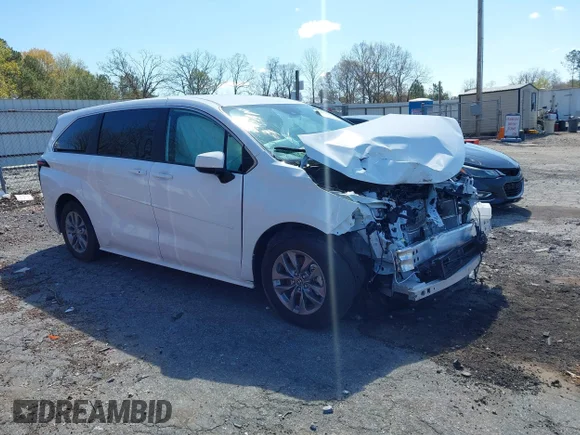 ✅ 2025 Toyota Sienna LE • VIN: 5TDKSKFC8SS175712 • Lot: 44618704. Listed on IAAI with 23,031 mi. Free auction sales archive from the USA and detailed vehicle history report at DreamBid. Image 1.