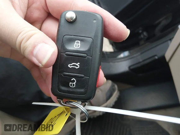 ✅ 2015 Volkswagen Jetta SE • VIN: 3VWD17AJ2FM305033 • Лот: 44911751. Опубликован ранее на IAAI с пробегом 254 498 миль. Бесплатный доступ к архиву аукционных продаж из США и подробный отчёт об истории автомобиля на DreamBid. Изображение 11.