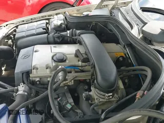 ✅ 1998 Mercedes-Benz C 230/260/280/320 • VIN: WDBHA23G1WA627408 • Lot: 42691561. Wystawiony na IAAI z przebiegiem 106 277 mil. Bezpłatny archiwum sprzedaży aukcyjnych z USA i szczegółowy raport historii pojazdu na DreamBid. Zdjęcie 19.