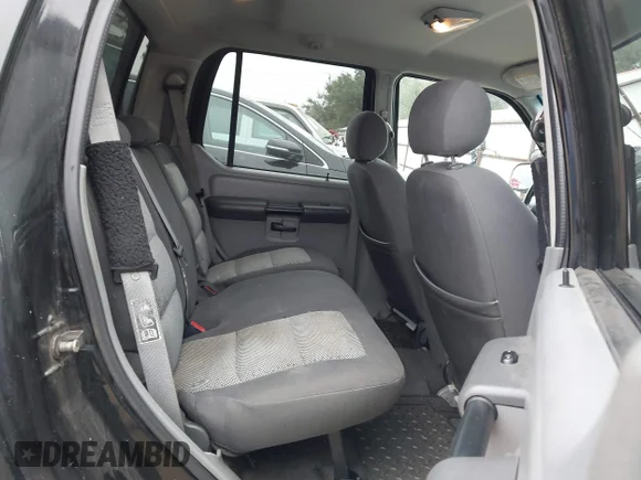 ✅ 2003 Ford Explorer Sport Trac XLS • VIN: 1FMZU77E43UB90738 • Lot: 41607465. Wystawiony na IAAI z przebiegiem 223 708 mil. Bezpłatny archiwum sprzedaży aukcyjnych z USA i szczegółowy raport historii pojazdu na DreamBid. Zdjęcie 8.