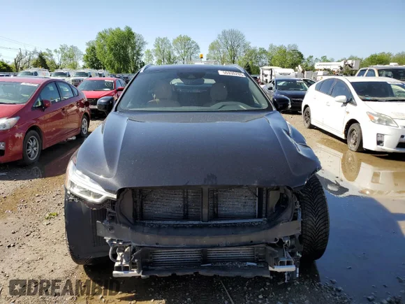 ✅ 2020 Volvo XC60 Momentum • VIN: YV4102RK8L1489490 • Lot: 56930285. Wystawiony na Copart z przebiegiem 88 930 mil. Bezpłatny archiwum sprzedaży aukcyjnych z USA i szczegółowy raport historii pojazdu na DreamBid. Zdjęcie 5.