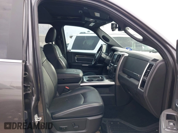 ✅ 2018 Ram 1500 Limited • VIN: 1C6RR6PT6JS126991 • Lot: 41281718. Wystawiony na IAAI z przebiegiem 124 118 mil. Bezpłatny archiwum sprzedaży aukcyjnych z USA i szczegółowy raport historii pojazdu na DreamBid. Zdjęcie 5.