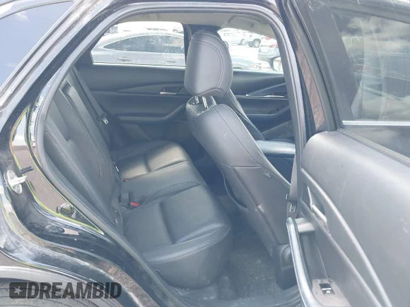 ✅ 2021 Mazda CX-30 Select • VIN: 3MVDMABL3MM226165 • Lot: 42746327. Wystawiony na IAAI z przebiegiem 70 120 mil. Bezpłatny archiwum sprzedaży aukcyjnych z USA i szczegółowy raport historii pojazdu na DreamBid. Zdjęcie 8.