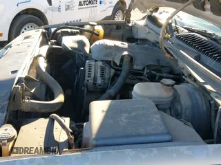 ✅ 2006 Chevrolet Silverado 1500 LS • VIN: 2GCEC13V361204489 • Lot: 43757370. Listed on IAAI with 236,619 mi. Free auction sales archive from the USA and detailed vehicle history report at DreamBid. Image 12.