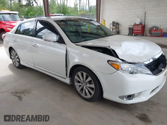 ✅ 2011 Toyota Avalon Limited • VIN: 4T1BK3DB0BU424009 • Lot: 45111036. Wystawiony na IAAI z przebiegiem 196 694 mil. Bezpłatny archiwum sprzedaży aukcyjnych z USA i szczegółowy raport historii pojazdu na DreamBid. Zdjęcie 1.