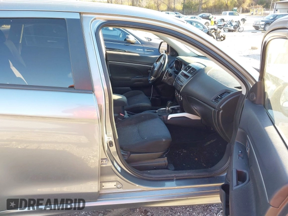 ✅ 2012 Mitsubishi Outlander SE • VIN: JA4AP4AU7CZ002105 • Lot: 44003768. Wystawiony na IAAI z przebiegiem 232 197 mil. Bezpłatny archiwum sprzedaży aukcyjnych z USA i szczegółowy raport historii pojazdu na DreamBid. Zdjęcie 5.
