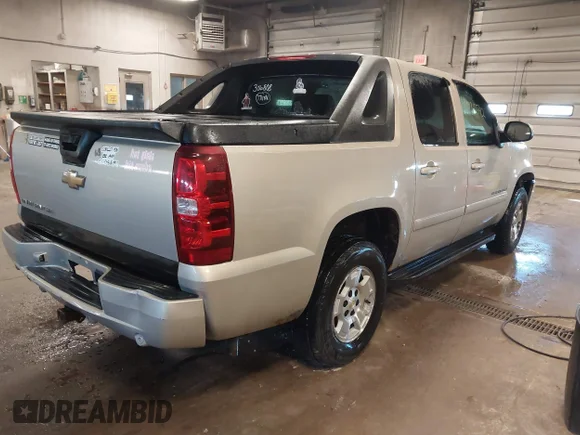✅ 2008 Chevrolet Avalanche LTZ • VIN: 3GNEC12JX8G306808 • Лот: 44135542. Опубліковано раніше на IAAI з пробігом 185 317 миль. Безкоштовний доступ до архіву аукціонних продажів зі США та докладний звіт про історію автомобіля на DreamBid. Зображення 4.