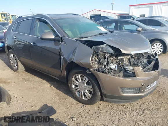 ✅ 2014 Cadillac SRX Luxury Collection • VIN: 3GYFNBE33ES687138 • Lot: 41628657. Wystawiony na IAAI z przebiegiem 142 121 mil. Bezpłatny archiwum sprzedaży aukcyjnych z USA i szczegółowy raport historii pojazdu na DreamBid. Zdjęcie 1.