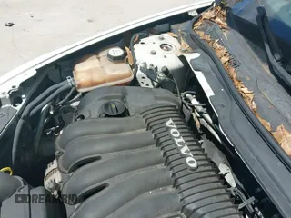 ✅ 2010 Volvo V50 • VIN: YV1382MW3A2555105 • Lot: 42811058. Listed on IAAI with 169,319 mi. Free auction sales archive from the USA and detailed vehicle history report at DreamBid. Image 12.