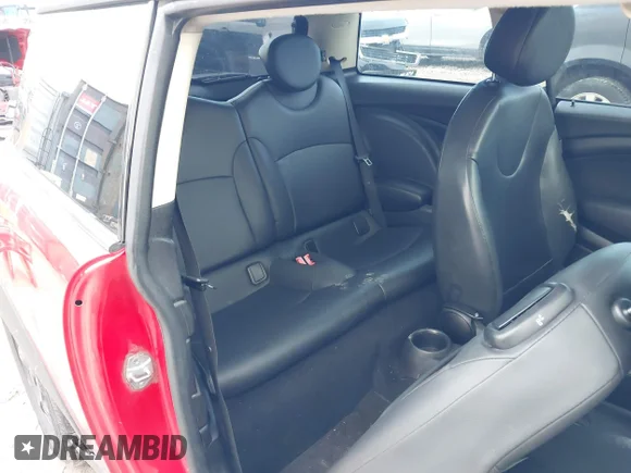 ✅ 2013 MINI Hardtop • VIN: WMWSU3C50DT677234 • Лот: 43905885. Опубликован ранее на IAAI с пробегом 172 673 миль. Бесплатный доступ к архиву аукционных продаж из США и подробный отчёт об истории автомобиля на DreamBid. Изображение 8.
