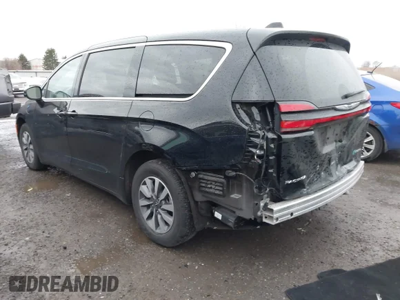✅ 2024 Chrysler Pacifica Hybrid Select • VIN: 2C4RC1S7XRR169508 • Lot: 43998800. Listed on IAAI with 35,490 mi. Free auction sales archive from the USA and detailed vehicle history report at DreamBid. Image 3.