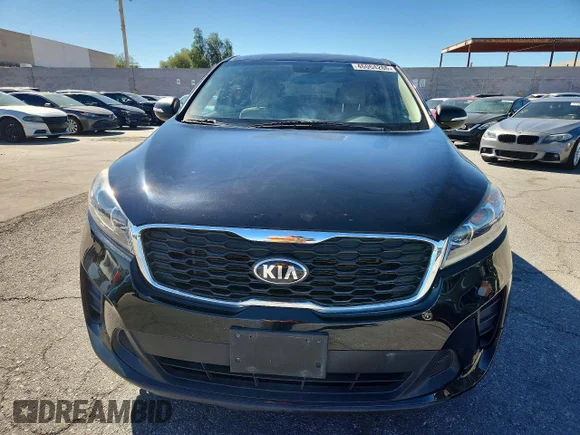✅ 2019 Kia Sorento LX • VIN: 5XYPG4A34KG549546 • Lot: 46064286. Listed on Copart with 103,559 mi. Free auction sales archive from the USA and detailed vehicle history report at DreamBid. Image 5.