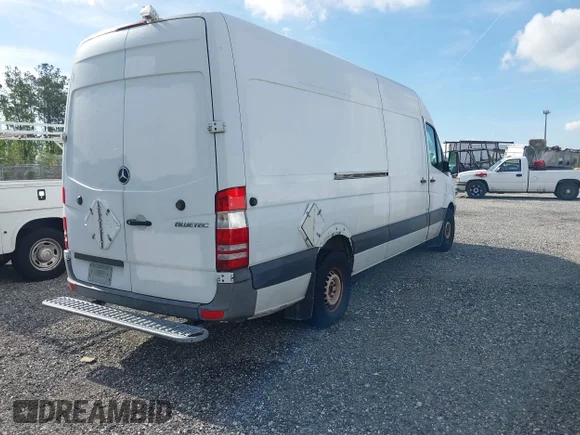 ✅ 2011 Mercedes-Benz Sprinter Cargo • VIN: WD3PE8CB0B5604272 • Лот: 44737041. Опубліковано раніше на IAAI з пробігом 310 041 миль. Безкоштовний доступ до архіву аукціонних продажів зі США та докладний звіт про історію автомобіля на DreamBid. Зображення 4.
