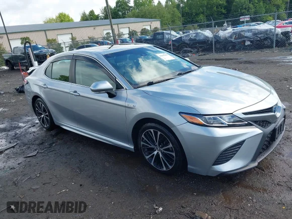 ✅ 2018 Toyota Camry Hybrid SE • VIN: 4T1B21HK9JU507211 • Lot: 45065305. Wystawiony na IAAI z przebiegiem 333 053 mil. Bezpłatny archiwum sprzedaży aukcyjnych z USA i szczegółowy raport historii pojazdu na DreamBid. Zdjęcie 1.