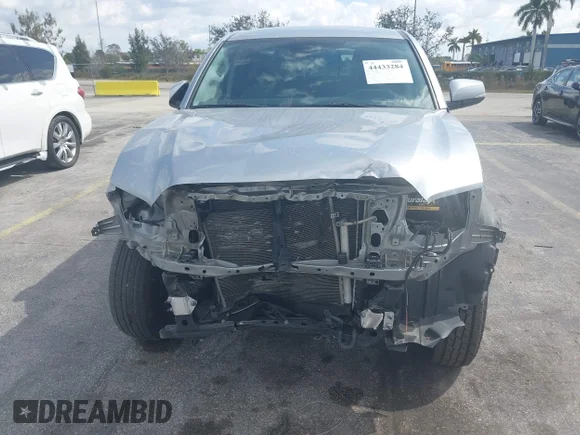 ✅ 2022 Toyota Tacoma SR5 • VIN: 3TMAZ5CN0NM161502 • Lot: 44433284. Wystawiony na IAAI z przebiegiem 36 272 mil. Bezpłatny archiwum sprzedaży aukcyjnych z USA i szczegółowy raport historii pojazdu na DreamBid. Zdjęcie 6.