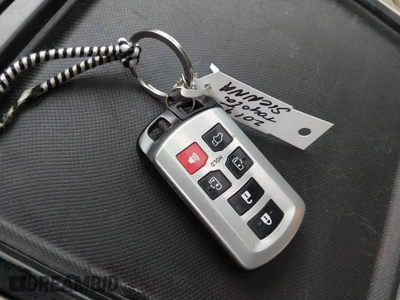 ✅ 2019 Toyota Sienna XLE • VIN: 5TDYZ3DC8KS973092 • Lot: 43757705. Wystawiony na IAAI z przebiegiem 154 806 mil. Bezpłatny archiwum sprzedaży aukcyjnych z USA i szczegółowy raport historii pojazdu na DreamBid. Zdjęcie 11.