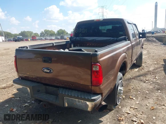 ✅ 2011 Ford F-250 XL • VIN: 1FT7W2BT6BEB18589 • Lot: 43122469. Wystawiony na IAAI z przebiegiem 232 825 mil. Bezpłatny archiwum sprzedaży aukcyjnych z USA i szczegółowy raport historii pojazdu na DreamBid. Zdjęcie 4.