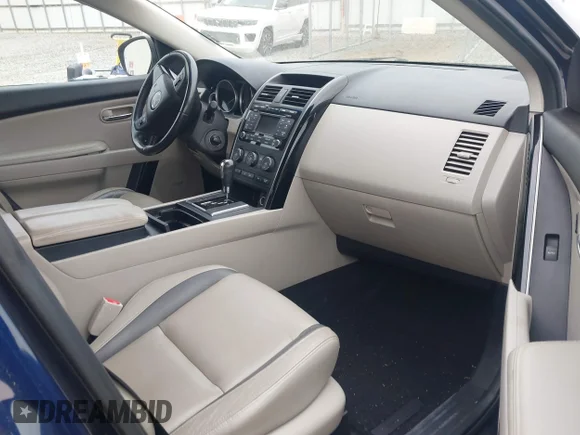 ✅ 2012 Mazda CX-9 Touring • VIN: JM3TB3CV4C0367379 • Lot: 44684526. Wystawiony na IAAI z przebiegiem 109 716 mil. Bezpłatny archiwum sprzedaży aukcyjnych z USA i szczegółowy raport historii pojazdu na DreamBid. Zdjęcie 5.