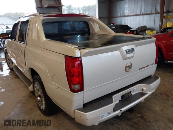 ✅ 2006 Cadillac Escalade EXT • VIN: 3GYEK62N66G145425 • Лот: 43797403. Опубліковано раніше на IAAI з пробігом 210 157 миль. Безкоштовний доступ до архіву аукціонних продажів зі США та докладний звіт про історію автомобіля на DreamBid. Зображення 3.