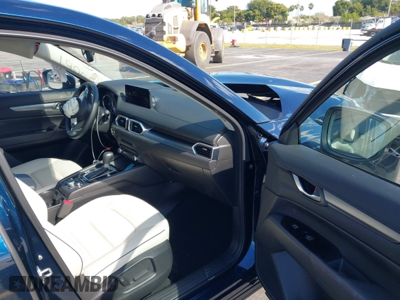 ✅ 2025 Mazda CX-5 S Carbon Edition • VIN: JM3KFBCM4S0703080 • Lot: 44180061. Wystawiony na IAAI z przebiegiem 6 425 mil. Bezpłatny archiwum sprzedaży aukcyjnych z USA i szczegółowy raport historii pojazdu na DreamBid. Zdjęcie 5.