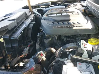 ✅ 2024 Jeep Wagoneer Series II • VIN: 1C4SJSBP4RS117920 • Lot: 42701184. Wystawiony na IAAI z przebiegiem 18 136 mil. Bezpłatny archiwum sprzedaży aukcyjnych z USA i szczegółowy raport historii pojazdu na DreamBid. Zdjęcie 20.