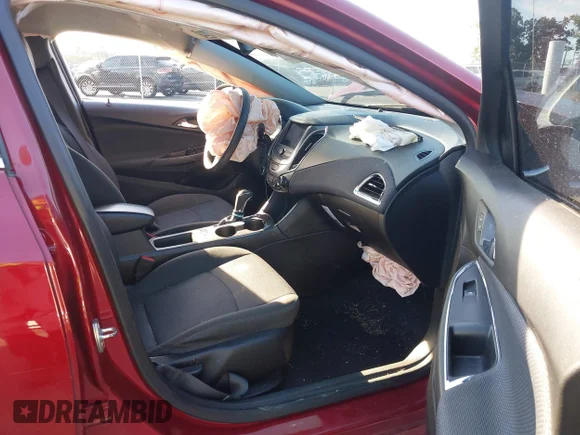 ✅ 2019 Chevrolet Cruze LT • VIN: 1G1BE5SM0K7104272 • Lot: 43126060. Wystawiony na IAAI z przebiegiem 136 282 mil. Bezpłatny archiwum sprzedaży aukcyjnych z USA i szczegółowy raport historii pojazdu na DreamBid. Zdjęcie 5.