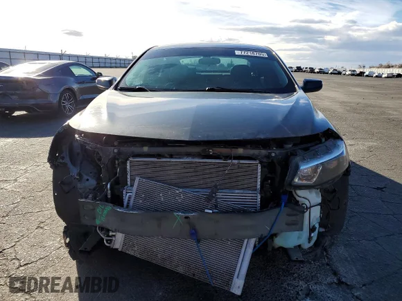 ✅ 2018 Chevrolet Malibu LT • VIN: 1G1ZD5ST5JF256562 • Lot: 77218705. Wystawiony na Copart z przebiegiem 115 958 mil. Bezpłatny archiwum sprzedaży aukcyjnych z USA i szczegółowy raport historii pojazdu na DreamBid. Zdjęcie 5.