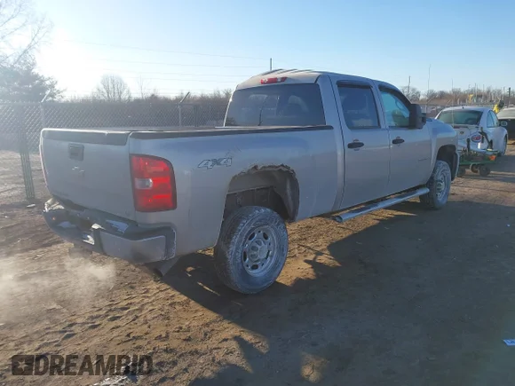 ✅ 2008 Chevrolet Silverado 2500HD LTZ • VIN: 1GCHK23KX8F149952 • Лот: 44177166. Опубліковано раніше на IAAI з пробігом 227 834 миль. Безкоштовний доступ до архіву аукціонних продажів зі США та докладний звіт про історію автомобіля на DreamBid. Зображення 4.
