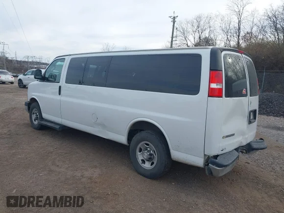 ✅ 2019 Chevrolet Express Passenger LT • VIN: 1GAZGPFG2K1302539 • Lot: 43816318. Wystawiony na IAAI z przebiegiem 186 530 mil. Bezpłatny archiwum sprzedaży aukcyjnych z USA i szczegółowy raport historii pojazdu na DreamBid. Zdjęcie 3.