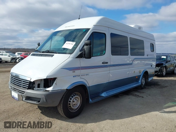 ✅ 2006 Freightliner Sprinter • VIN: WDYPD744765967889 • Лот: 44296760. Опубліковано раніше на IAAI з пробігом 95 646 миль. Безкоштовний доступ до архіву аукціонних продажів зі США та докладний звіт про історію автомобіля на DreamBid. Зображення 2.