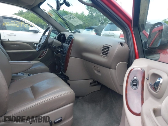 ✅ 2003 Chrysler Town & Country Limited • VIN: 2C8GT64L73R283261 • Lot: 42528035. Wystawiony na IAAI z przebiegiem 155 955 mil. Bezpłatny archiwum sprzedaży aukcyjnych z USA i szczegółowy raport historii pojazdu na DreamBid. Zdjęcie 5.