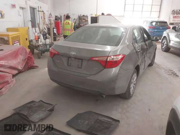 ✅ 2018 Toyota Corolla LE • VIN: 5YFBURHEXJP795521 • Lot: 44216693. Wystawiony na IAAI z przebiegiem 59 242 mil. Bezpłatny archiwum sprzedaży aukcyjnych z USA i szczegółowy raport historii pojazdu na DreamBid. Zdjęcie 4.
