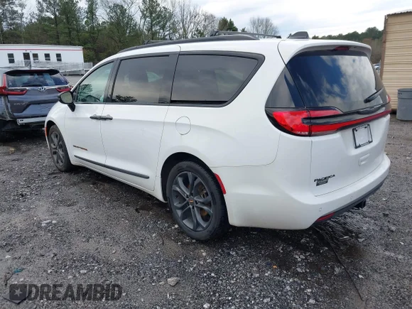 ✅ 2024 Chrysler Pacifica Touring L • VIN: 2C4RC1BG8RR202795 • Lot: 44484353. Wystawiony na IAAI z przebiegiem 22 000 mil. Bezpłatny archiwum sprzedaży aukcyjnych z USA i szczegółowy raport historii pojazdu na DreamBid. Zdjęcie 3.
