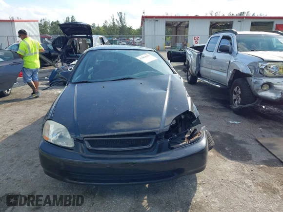 ✅ 1998 Honda Civic LX • VIN: 2HGEJ6672WH536254 • Lot: 43904982. Wystawiony na IAAI z przebiegiem 179 622 mil. Bezpłatny archiwum sprzedaży aukcyjnych z USA i szczegółowy raport historii pojazdu na DreamBid. Zdjęcie 6.