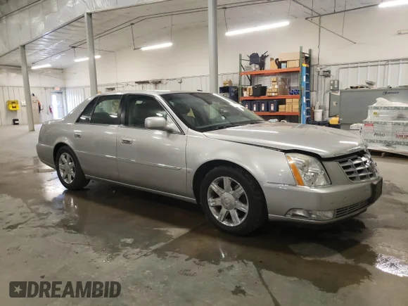 ✅ 2006 Cadillac DTS 1SD • VIN: 1G6KD57YX6U225374 • Lot: 55844145. Wystawiony na Copart z przebiegiem 139 675 mil. Bezpłatny archiwum sprzedaży aukcyjnych z USA i szczegółowy raport historii pojazdu na DreamBid. Zdjęcie 4.