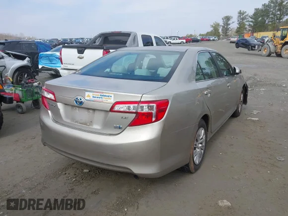 ✅ 2014 Toyota Camry SE Limited Edition • VIN: 4T1BD1FK2EU133950 • Lot: 44323755. Wystawiony na IAAI z przebiegiem 220 221 mil. Bezpłatny archiwum sprzedaży aukcyjnych z USA i szczegółowy raport historii pojazdu na DreamBid. Zdjęcie 4.