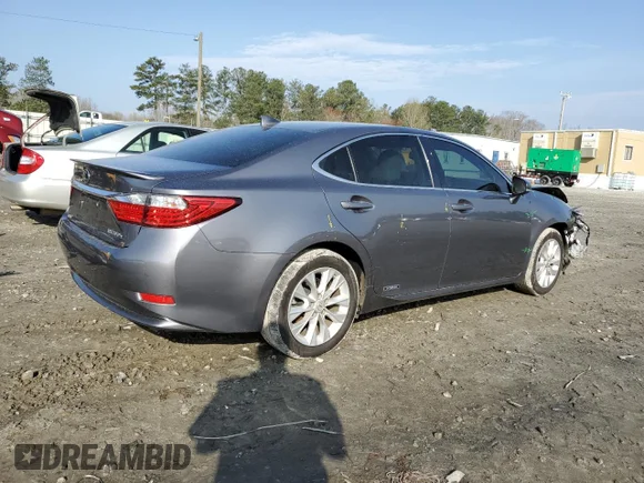 ✅ 2015 Lexus ES 300h • VIN: JTHBW1GG9F2090423 • Лот: 42480923. Опубліковано раніше на Copart з пробігом 119 901 миль. Безкоштовний доступ до архіву аукціонних продажів зі США та докладний звіт про історію автомобіля на DreamBid. Зображення 3.