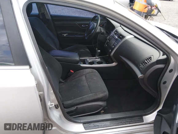 ✅ 2015 Nissan Altima SV • VIN: 1N4AL3AP6FC569568 • Lot: 44856348. Wystawiony na IAAI z przebiegiem 179 623 mil. Bezpłatny archiwum sprzedaży aukcyjnych z USA i szczegółowy raport historii pojazdu na DreamBid. Zdjęcie 5.