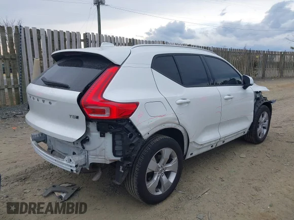 ✅ 2022 Volvo XC40 Momentum • VIN: YV4162UK6N2755592 • Lot: 41684922. Wystawiony na IAAI z przebiegiem 35 925 mil. Bezpłatny archiwum sprzedaży aukcyjnych z USA i szczegółowy raport historii pojazdu na DreamBid. Zdjęcie 4.