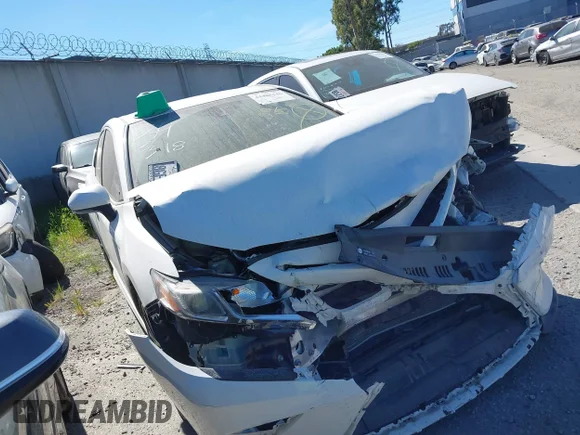✅ 2019 Toyota Camry SE • VIN: 4T1B11HK2KU159756 • Lot: 44448446. Wystawiony na IAAI z przebiegiem 106 193 mil. Bezpłatny archiwum sprzedaży aukcyjnych z USA i szczegółowy raport historii pojazdu na DreamBid. Zdjęcie 1.