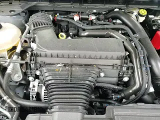 ✅ 2025 Ford Escape ST-Line Select • VIN: 1FMCU9NA5SUA07654 • Lot: 84042275. Wystawiony na Copart z przebiegiem 3 875 mil. Bezpłatny archiwum sprzedaży aukcyjnych z USA i szczegółowy raport historii pojazdu na DreamBid. Zdjęcie 14.