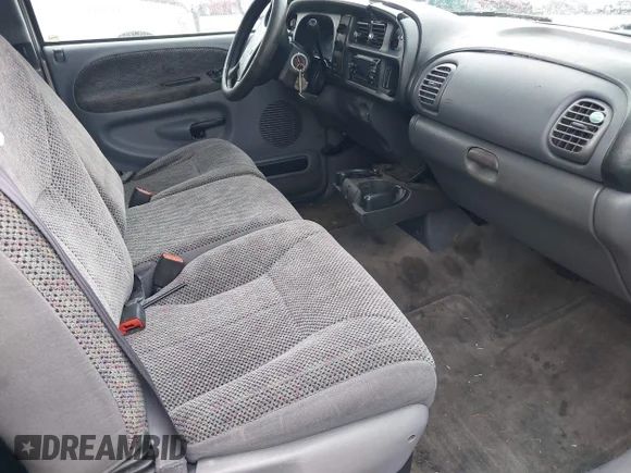 ✅ 1999 Dodge 1500 • VIN: 1B7HC13Z2XJ568376 • Lot: 42208937. Wystawiony na IAAI z przebiegiem 232 834 mil. Bezpłatny archiwum sprzedaży aukcyjnych z USA i szczegółowy raport historii pojazdu na DreamBid. Zdjęcie 5.