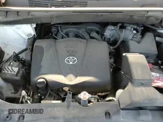 ✅ 2018 Toyota Highlander LE • VIN: 5TDZZRFH6JS262098 • Lot: 92033515. Listed on Copart with 114,800 mi. Free auction sales archive from the USA and detailed vehicle history report at DreamBid. Image 17.