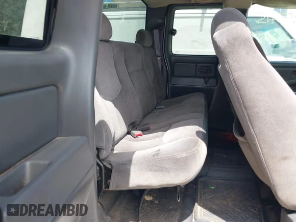 ✅ 2005 GMC Sierra 2500HD SLT • VIN: 1GTHK29U45E252794 • Lot: 42253415. Wystawiony na IAAI z przebiegiem 270 250 mil. Bezpłatny archiwum sprzedaży aukcyjnych z USA i szczegółowy raport historii pojazdu na DreamBid. Zdjęcie 8.